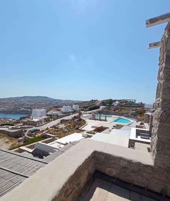Nuera Villa *
